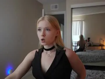 bestblondiiecb Image 17