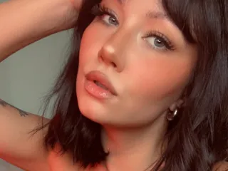 MiaHolland's Thumb Image