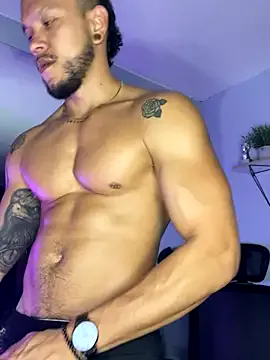 ARON_TAYLER01 Image 18