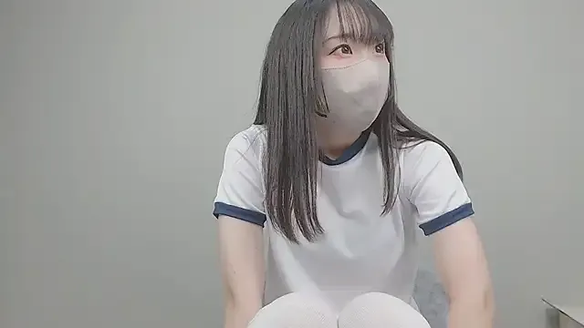 Hanna_18_cute Image 3