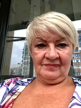 Laura_Millf Image 10