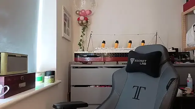 Lilly-Luscious Image 2