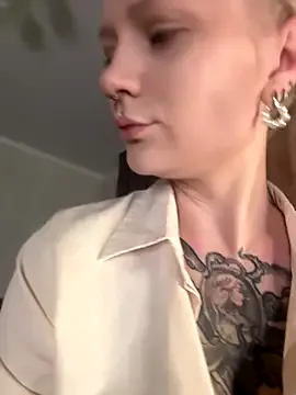 TeaseKitten- Image 2